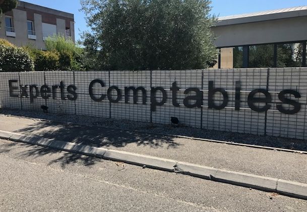 Muret en gabion en pierre naturelle proche de Marseille