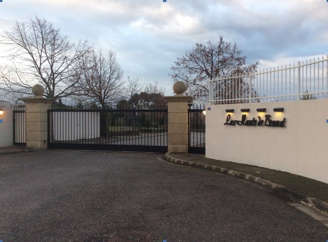 Piliers en pierre de Pont-du-Gard sur Aix-en-Provence