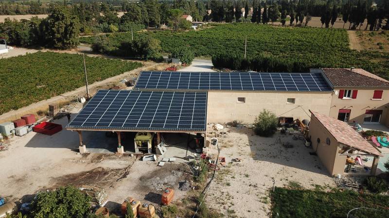 construction d'un domaine en pierre massive à Orange