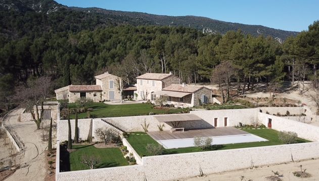 Maison en pierre à bâtir proche de Nîmes