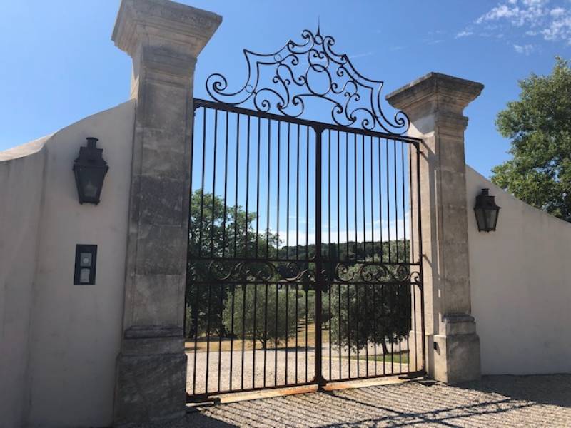 Pilier en pierre de taille à Aix en Provence