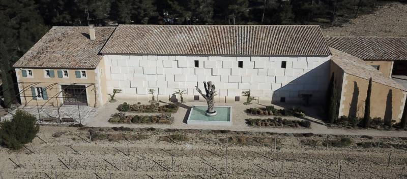 Construction du domaine en pierre blanche à Mouriès