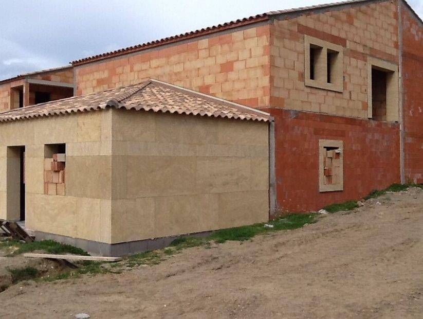 Cave en pierre du Pont-du-Gard proche de Nîmes