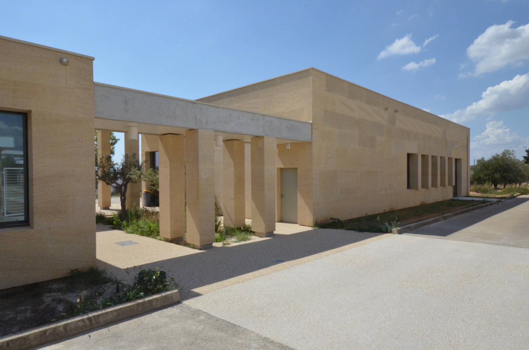 Bâtiment en pierre de Pont-du-Gard.